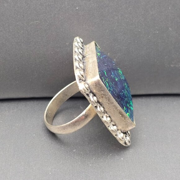 Etruscan Revival Ring Dichroic Glass Cabochon VTG Silver-Plt Size 7.5 Jewelry - Picture 8 of 13